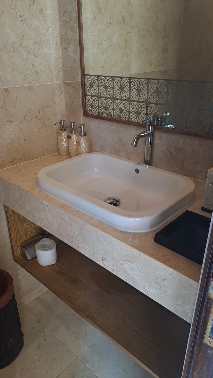 Proyek pemasangan marmer 18 oleh Karya Batu Alam Indonesia